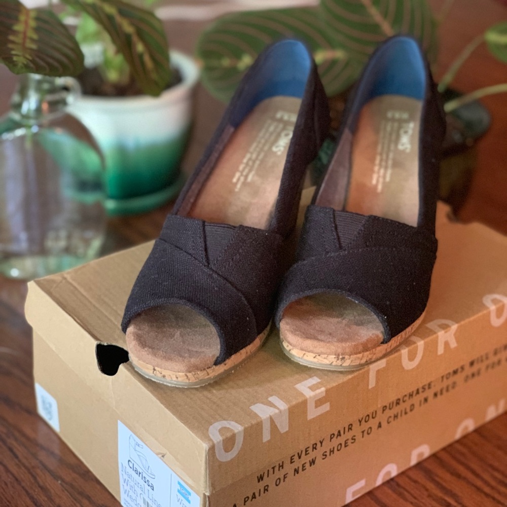 TOMS Classic Black Linen Cork Wedge